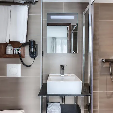 特伦特酒店 3* 巴黎